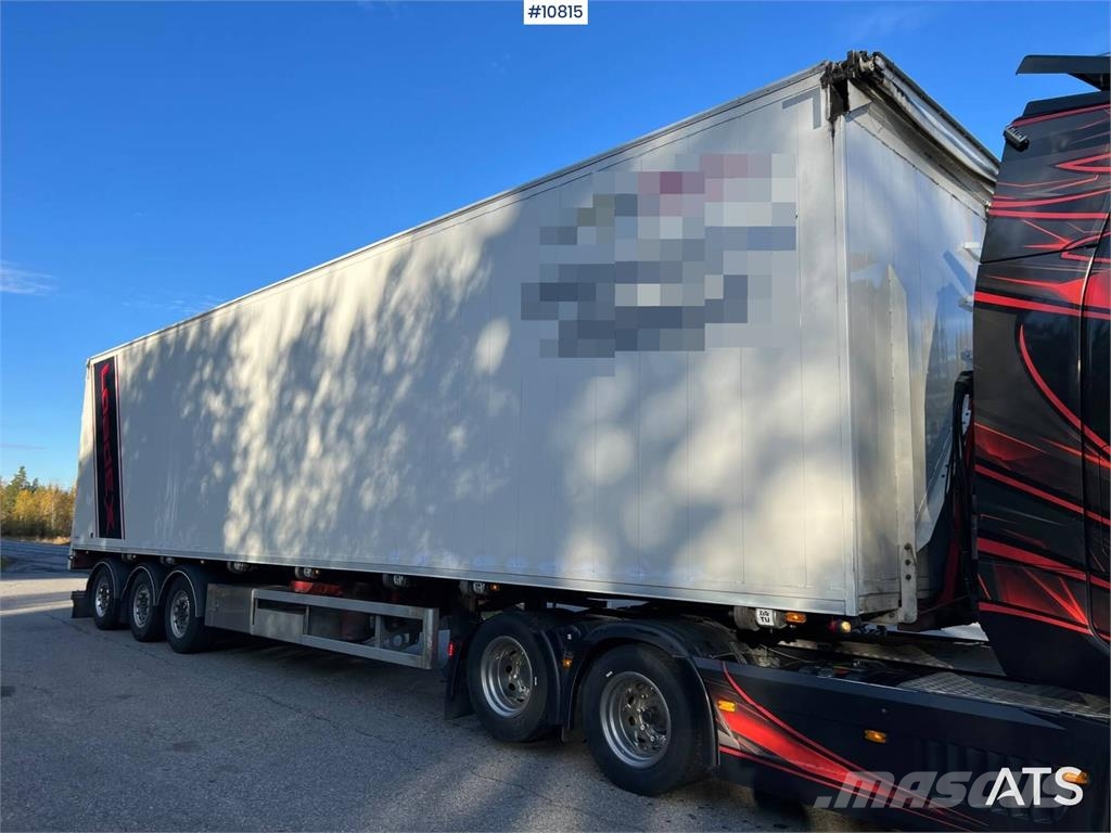 Scania S580 Next Generation tractor truck with Vangs trai Vlačilci