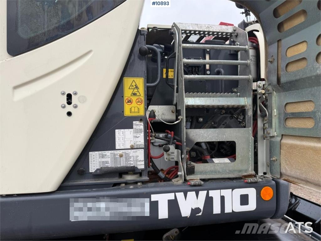 Schaeff TW110 with trailer and attachments Mobilbagger
