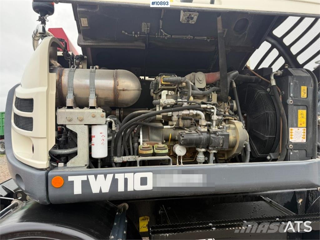 Schaeff TW110 with trailer and attachments Mobilbagger