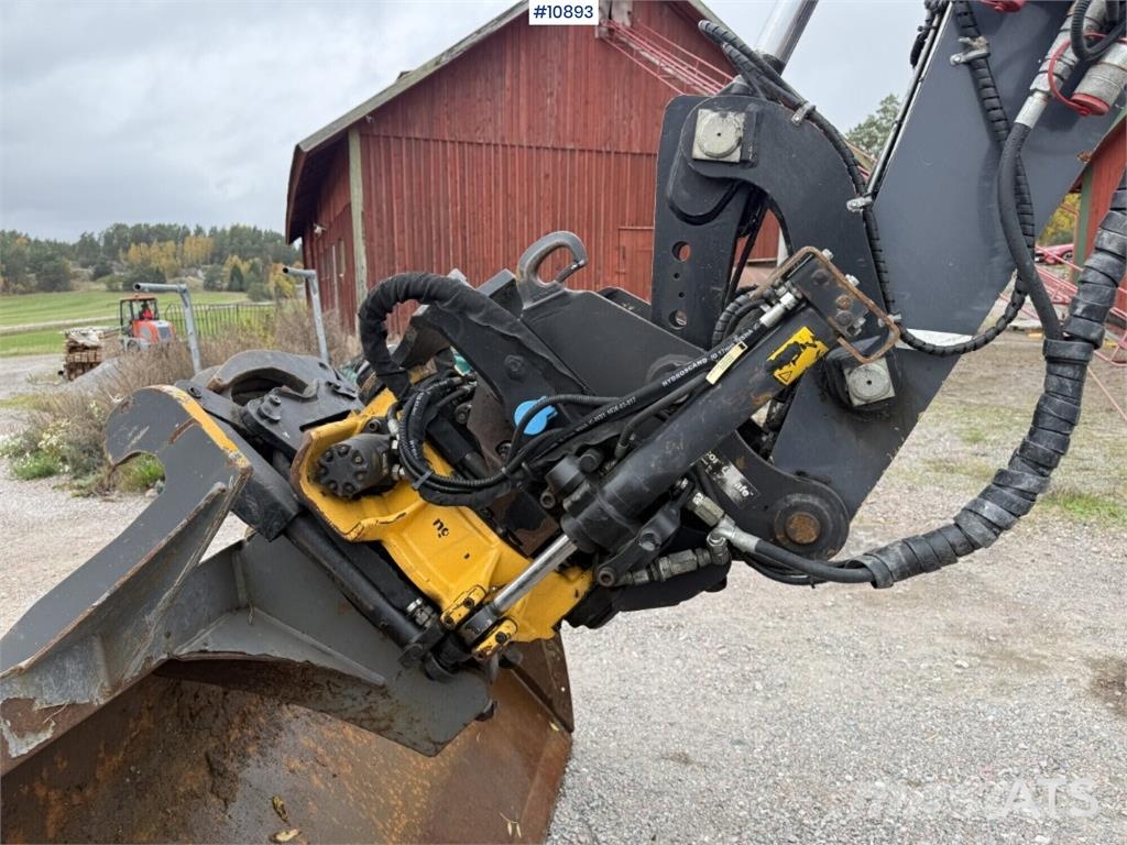 Schaeff TW110 with trailer and attachments Mobilbagger