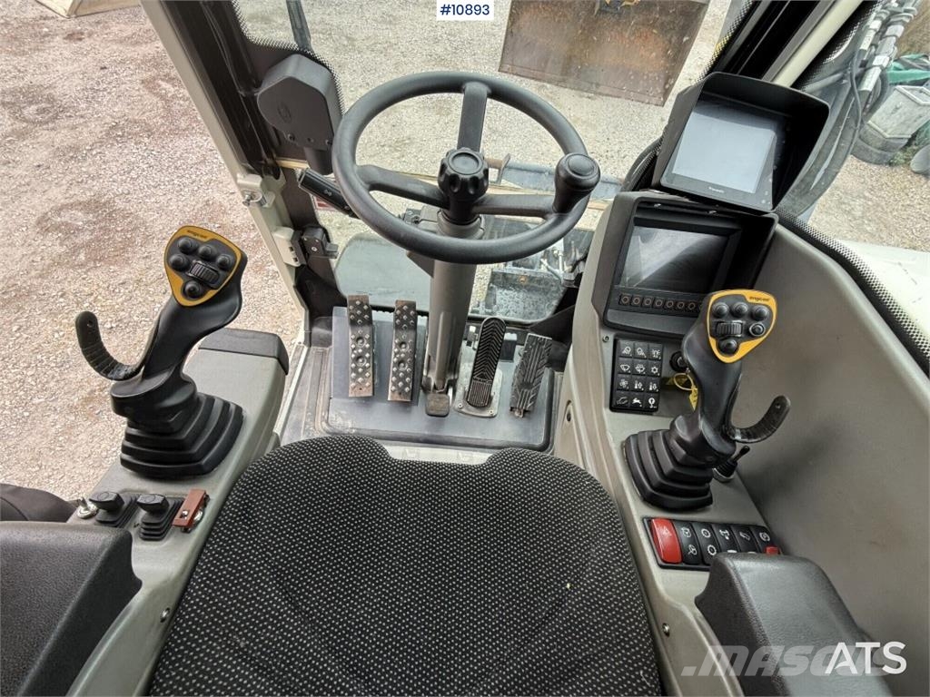 Schaeff TW110 with trailer and attachments Mobilbagger