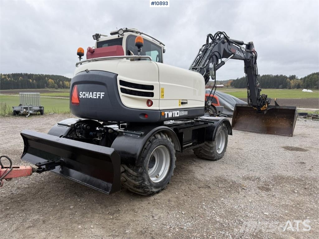 Schaeff TW110 with trailer and attachments Mobilbagger