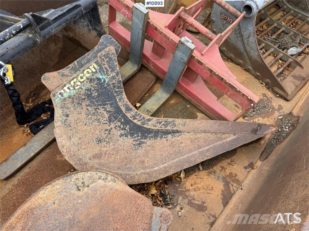 Schaeff TW110 with trailer and attachments Mobilbagger