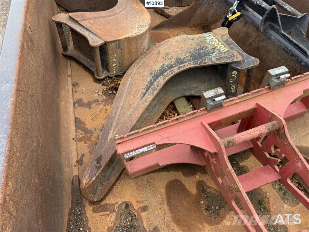 Schaeff TW110 with trailer and attachments Mobilbagger