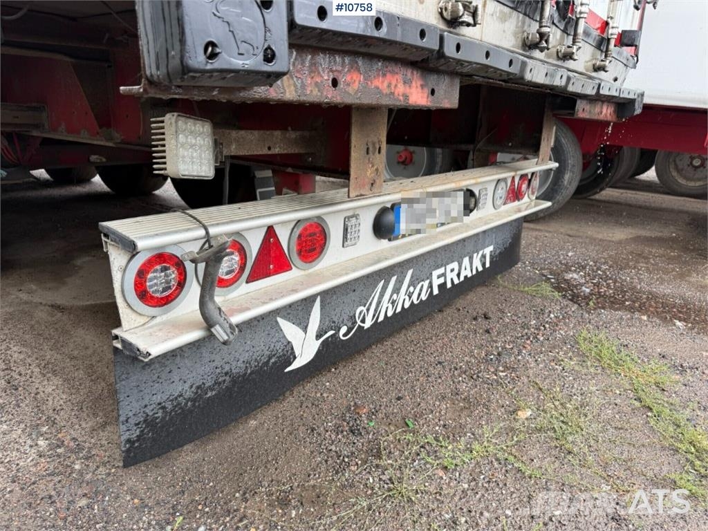 Schmitz SKO24/L-13.4FP25 Refrigerated Trailer Chladiarenské návesy