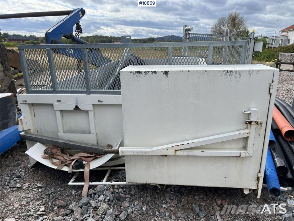 TGB40 Flatbed with Folding Sides Ostale kargo komponente
