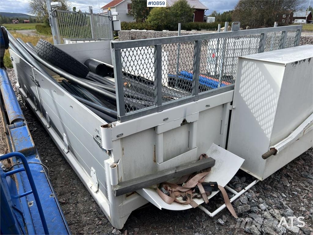 TGB40 Flatbed with Folding Sides Ostale kargo komponente