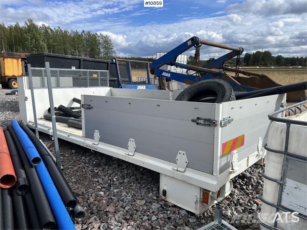 TGB40 Flatbed with Folding Sides Ostale kargo komponente
