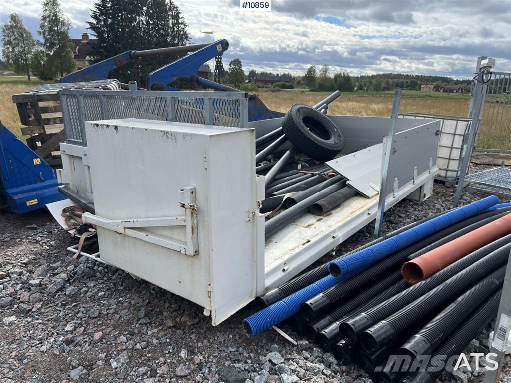 TGB40 Flatbed with Folding Sides Ostale kargo komponente