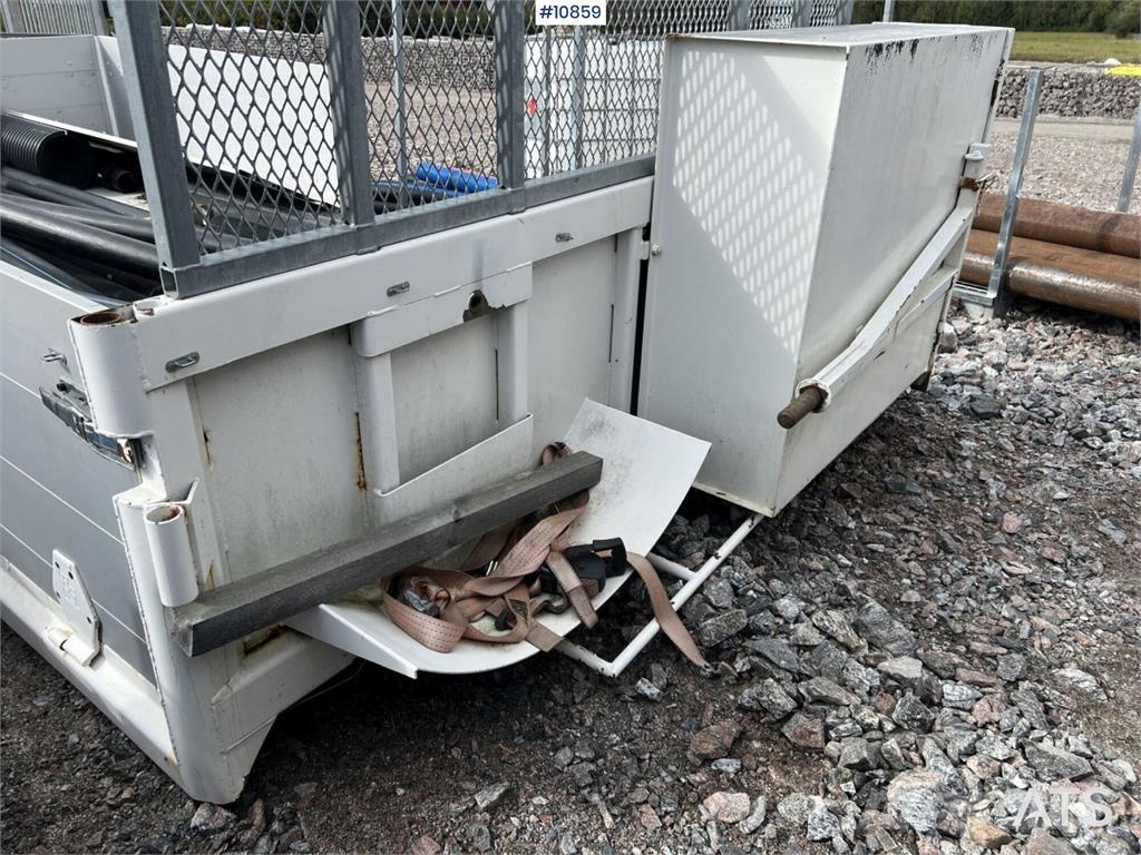 TGB40 Flatbed with Folding Sides Ostale kargo komponente