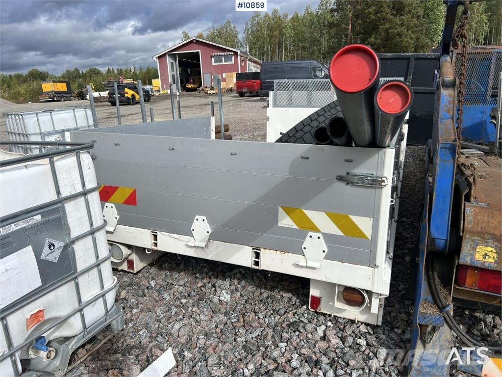 TGB40 Flatbed with Folding Sides Ostale kargo komponente