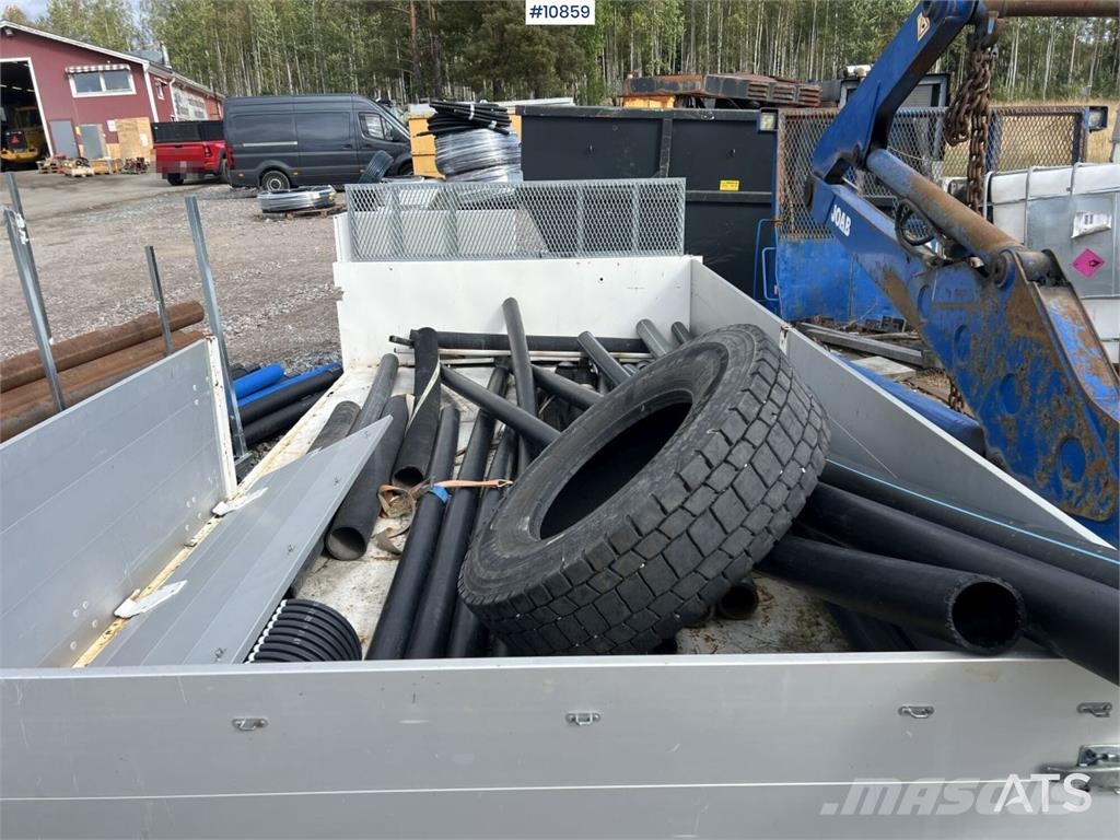 TGB40 Flatbed with Folding Sides Ostale kargo komponente