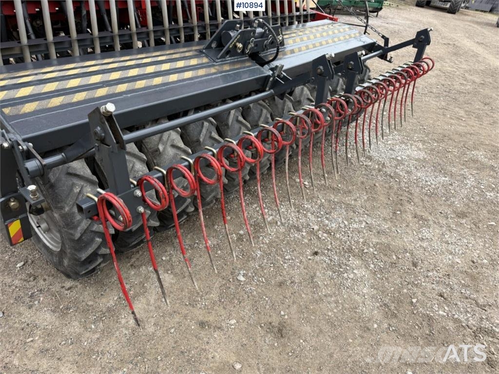 Tume HKL 3000 JC Star Seeder Külvikud