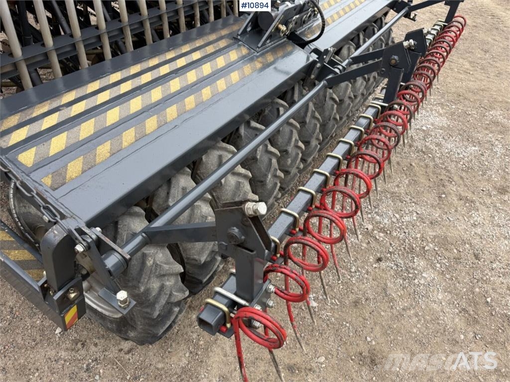 Tume HKL 3000 JC Star Seeder Külvikud