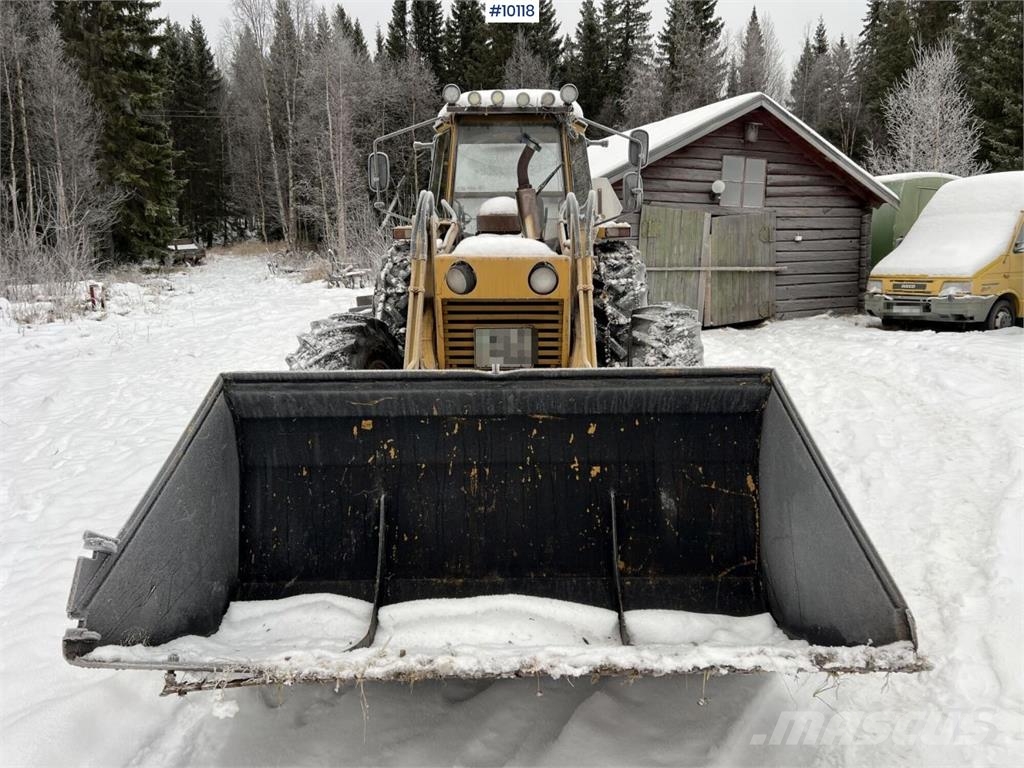 Valmet 702-4 Tractor with bucket Traktorer