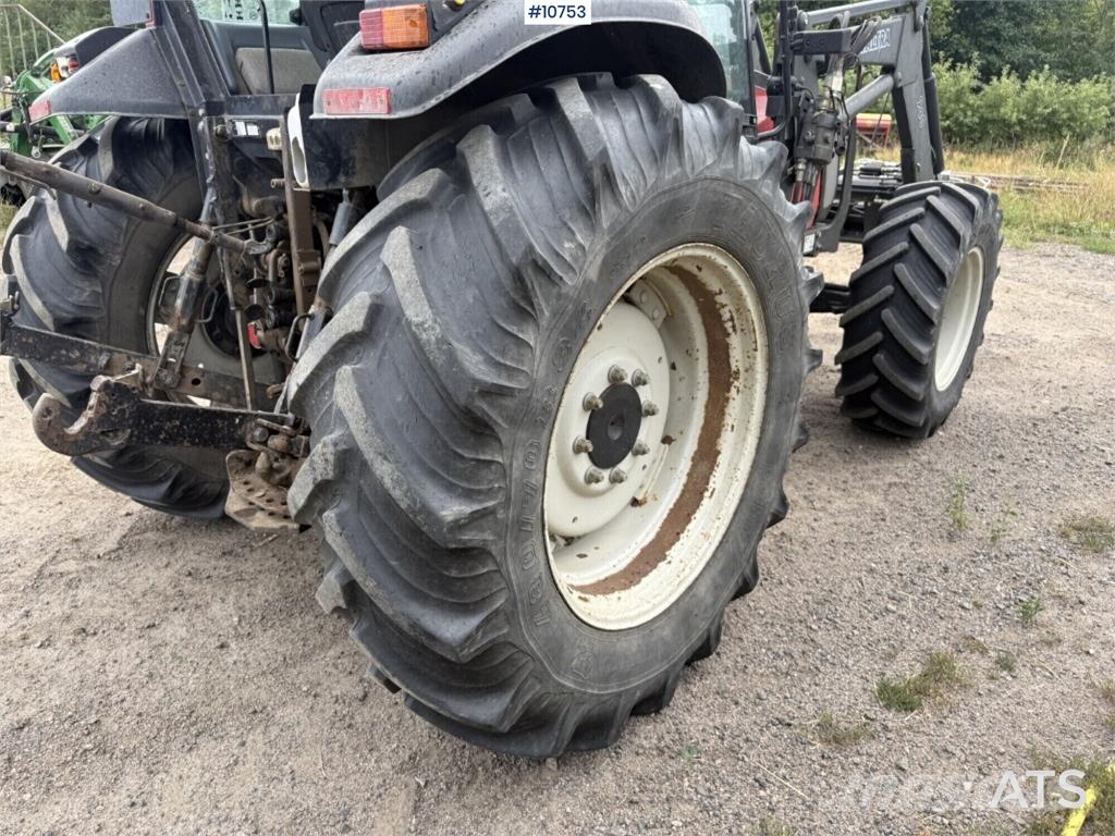Valtra 900-4 Tractor with Front Loader الجرارات