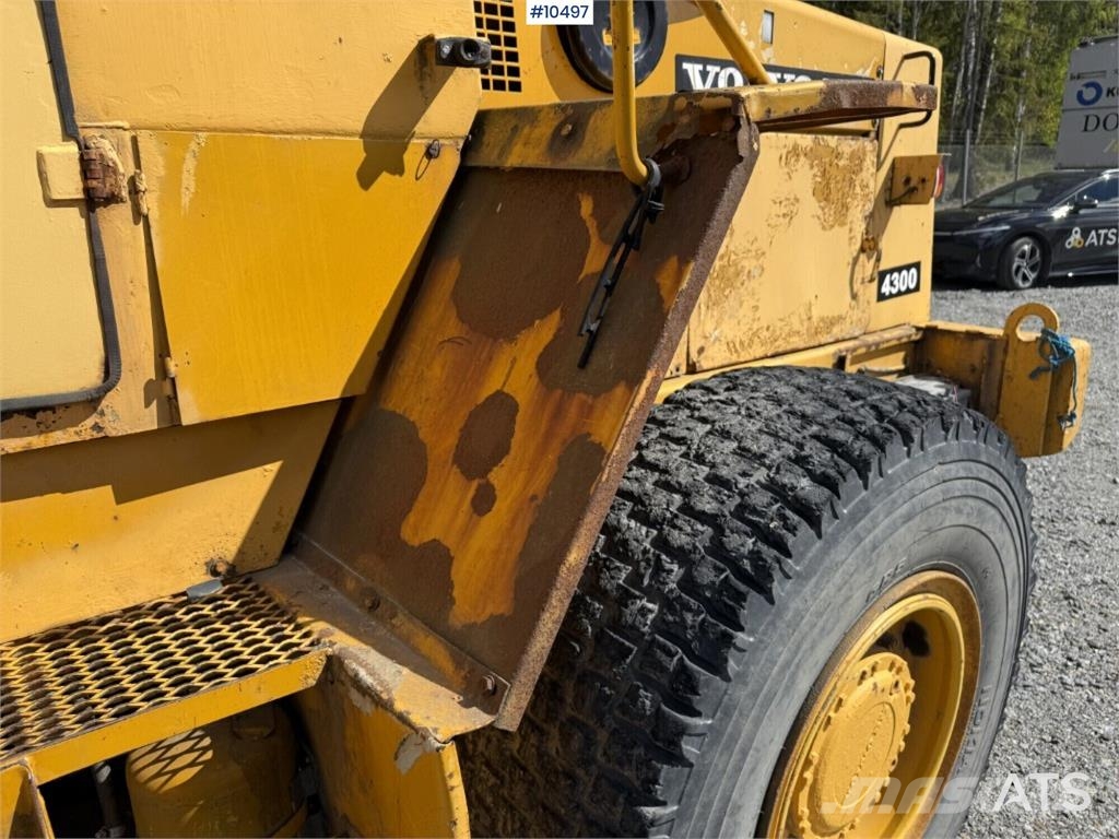 Volvo BM 4300 Wheel Loader with Attachments Wielladers