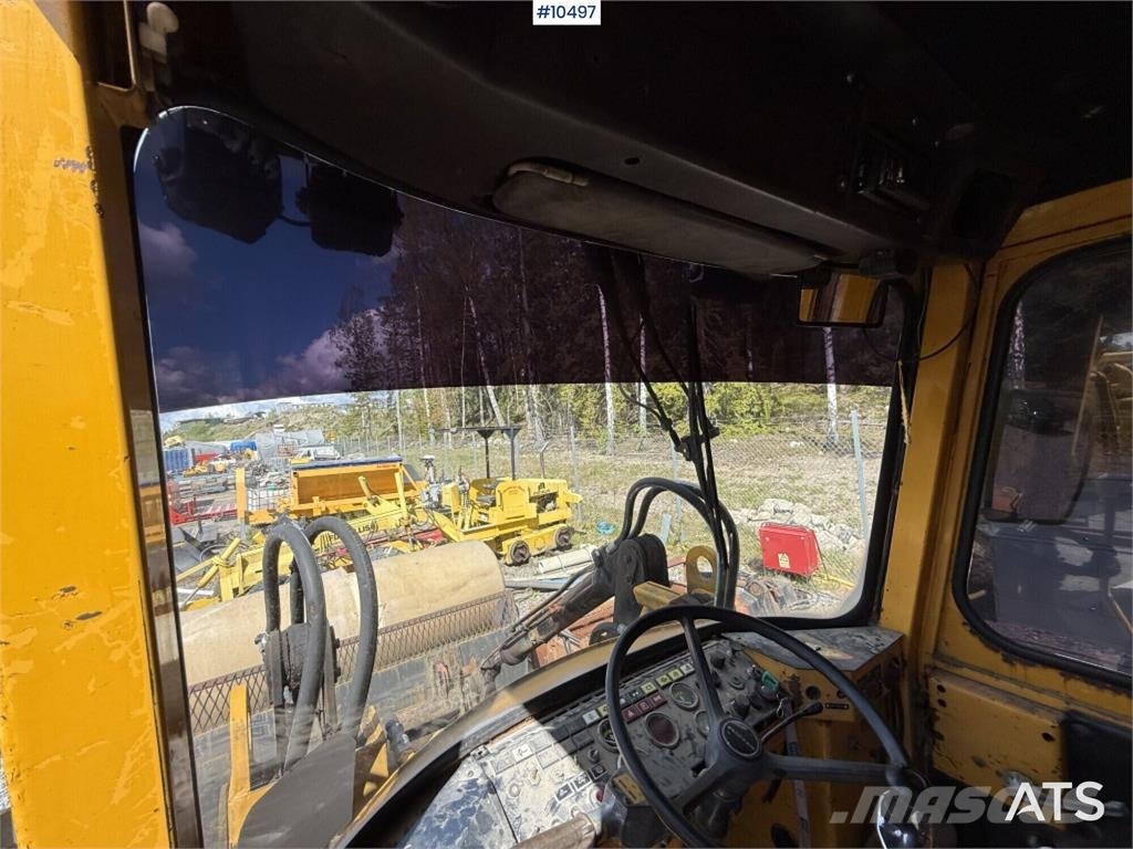 Volvo BM 4300 Wheel Loader with Attachments Wielladers