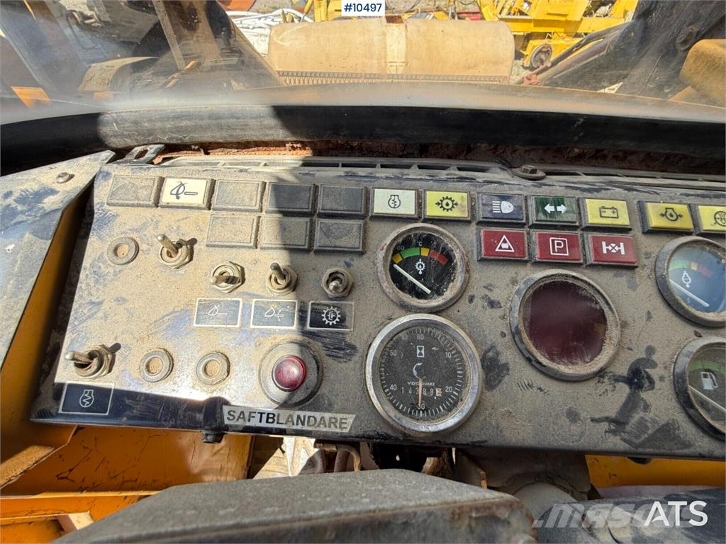Volvo BM 4300 Wheel Loader with Attachments Wielladers
