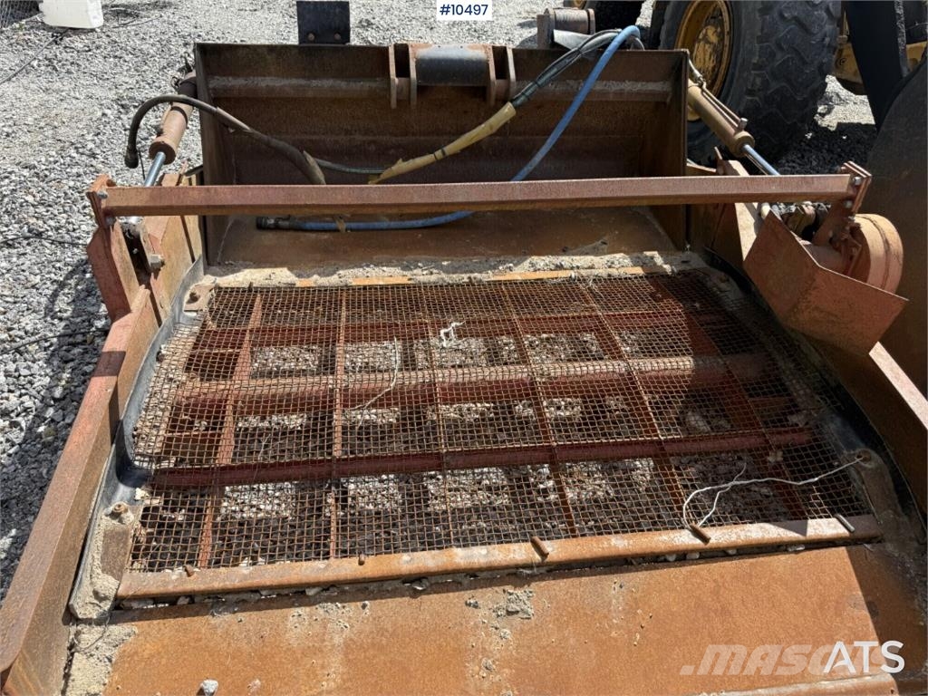 Volvo BM 4300 Wheel Loader with Attachments Wielladers