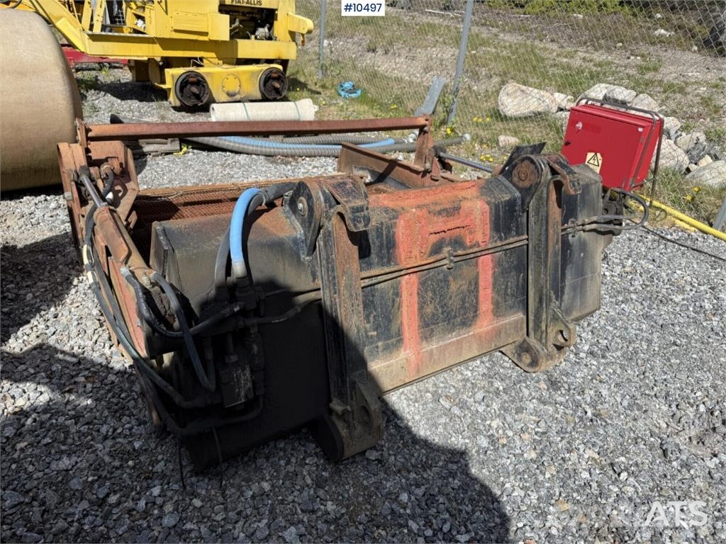Volvo BM 4300 Wheel Loader with Attachments Wielladers