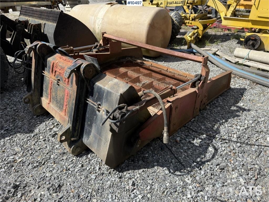 Volvo BM 4300 Wheel Loader with Attachments Wielladers