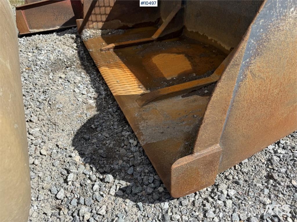 Volvo BM 4300 Wheel Loader with Attachments Wielladers