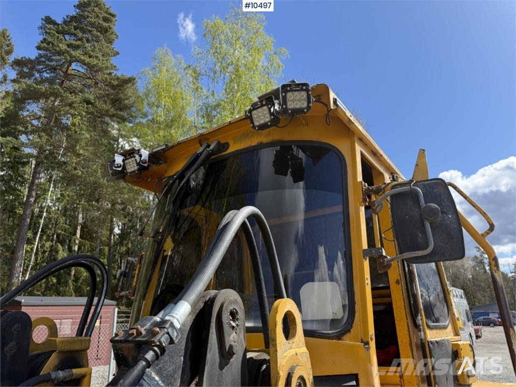 Volvo BM 4300 Wheel Loader with Attachments Wielladers