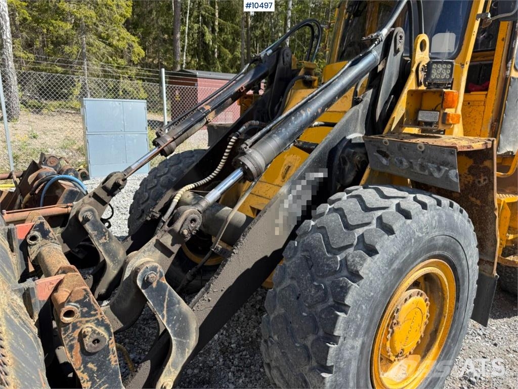 Volvo BM 4300 Wheel Loader with Attachments Wielladers