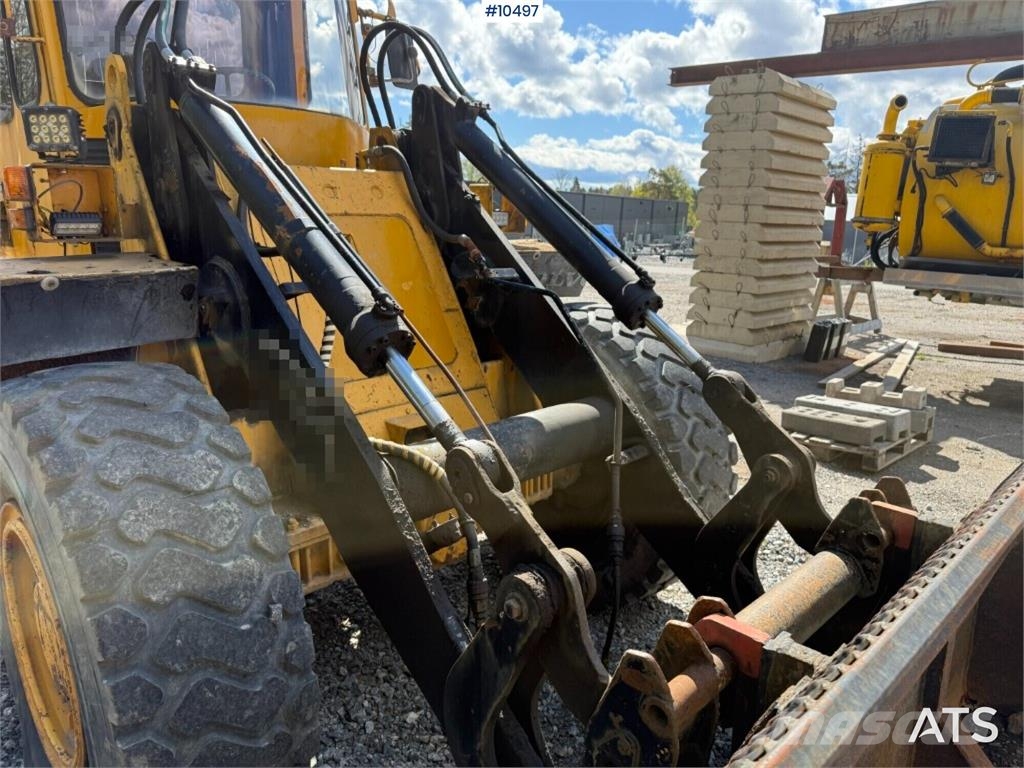 Volvo BM 4300 Wheel Loader with Attachments Wielladers
