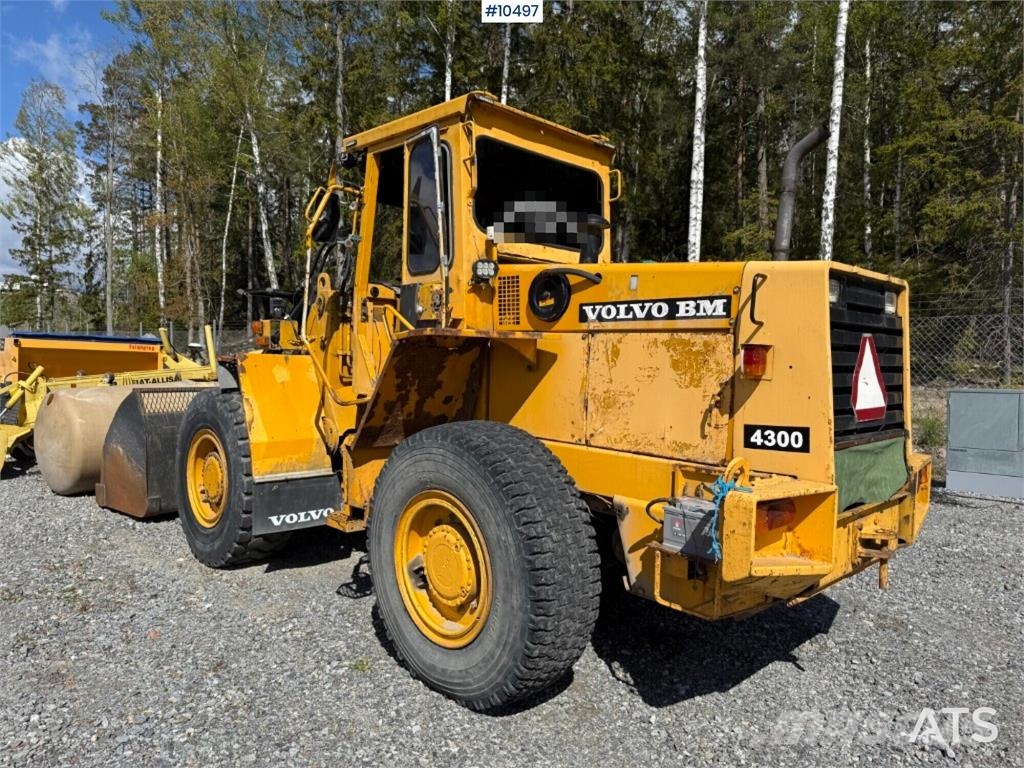 Volvo BM 4300 Wheel Loader with Attachments Wielladers