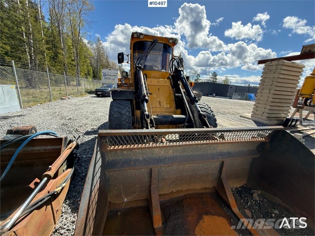Volvo BM 4300 Wheel Loader with Attachments Wielladers