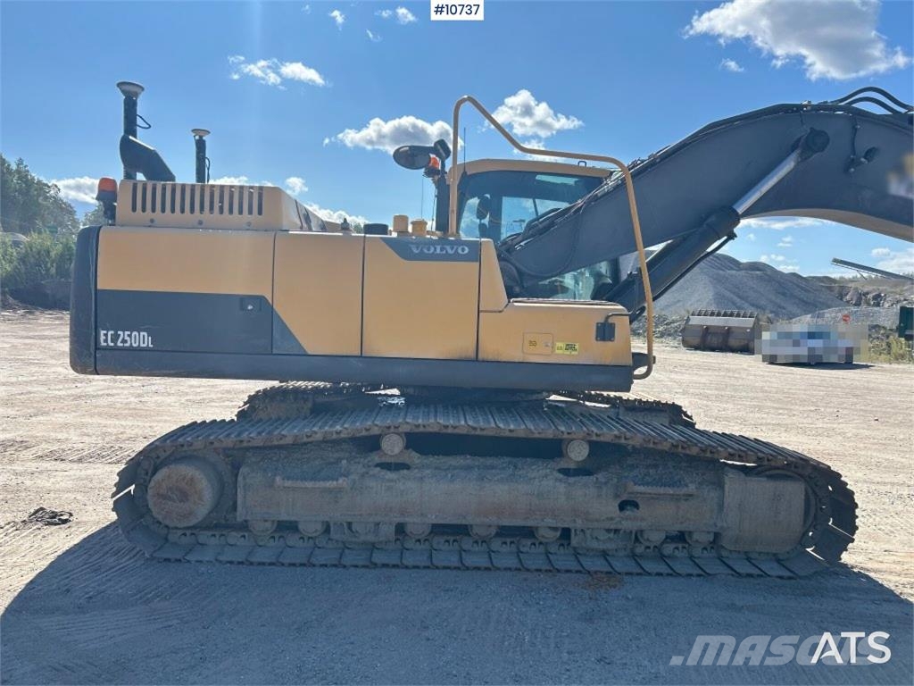 Volvo EC 250 DL Tracked Excavator (VIDEO) حفارات زحافة