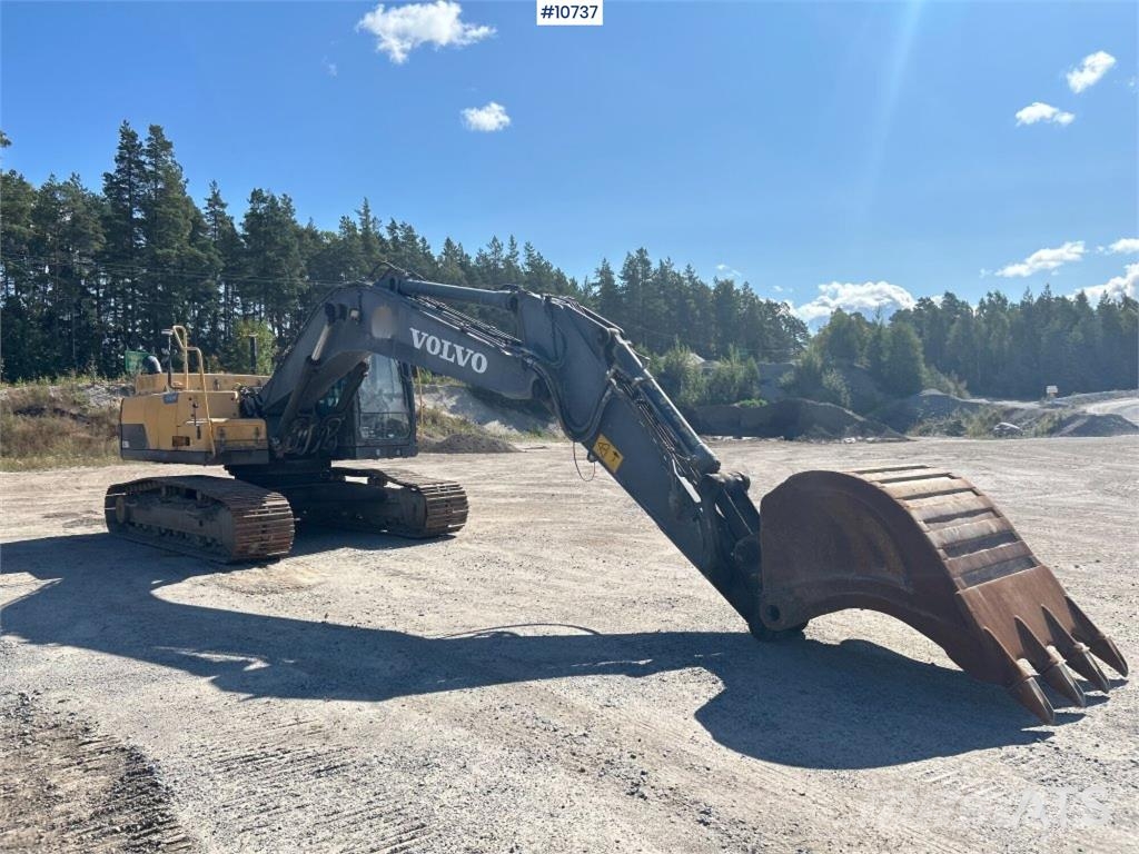 Volvo EC 250 DL Tracked Excavator (VIDEO) حفارات زحافة