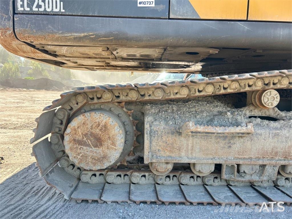 Volvo EC 250 DL Tracked Excavator (VIDEO) حفارات زحافة