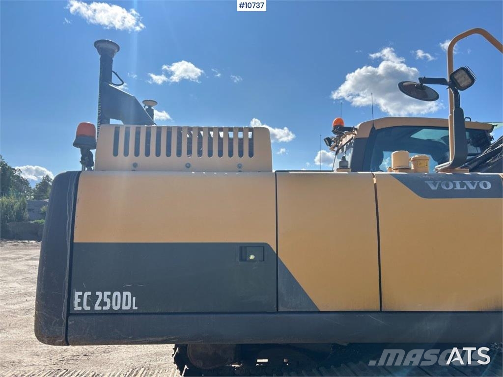 Volvo EC 250 DL Tracked Excavator (VIDEO) حفارات زحافة