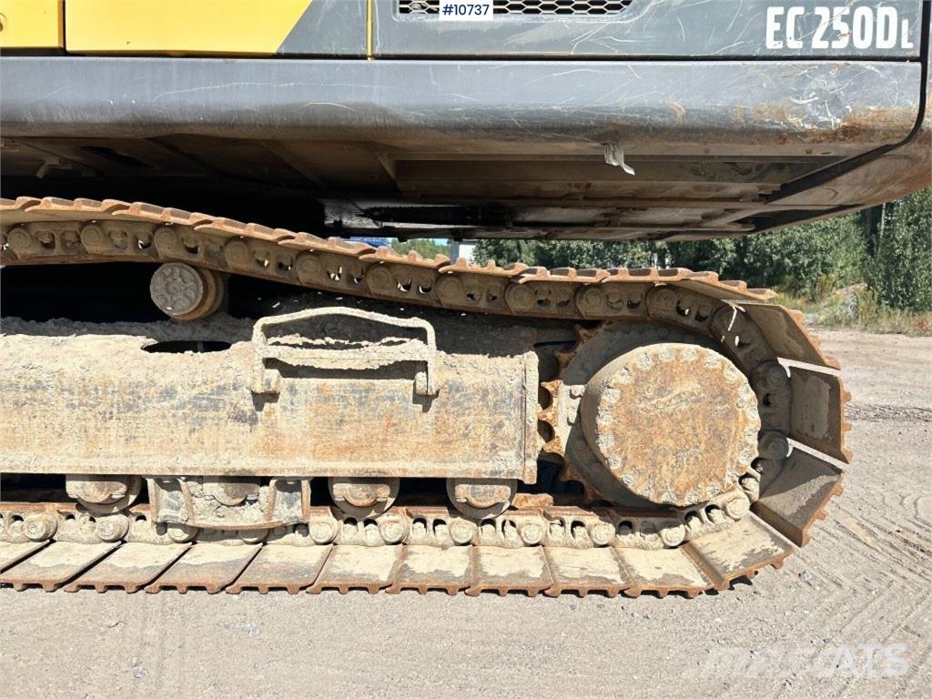 Volvo EC 250 DL Tracked Excavator (VIDEO) حفارات زحافة