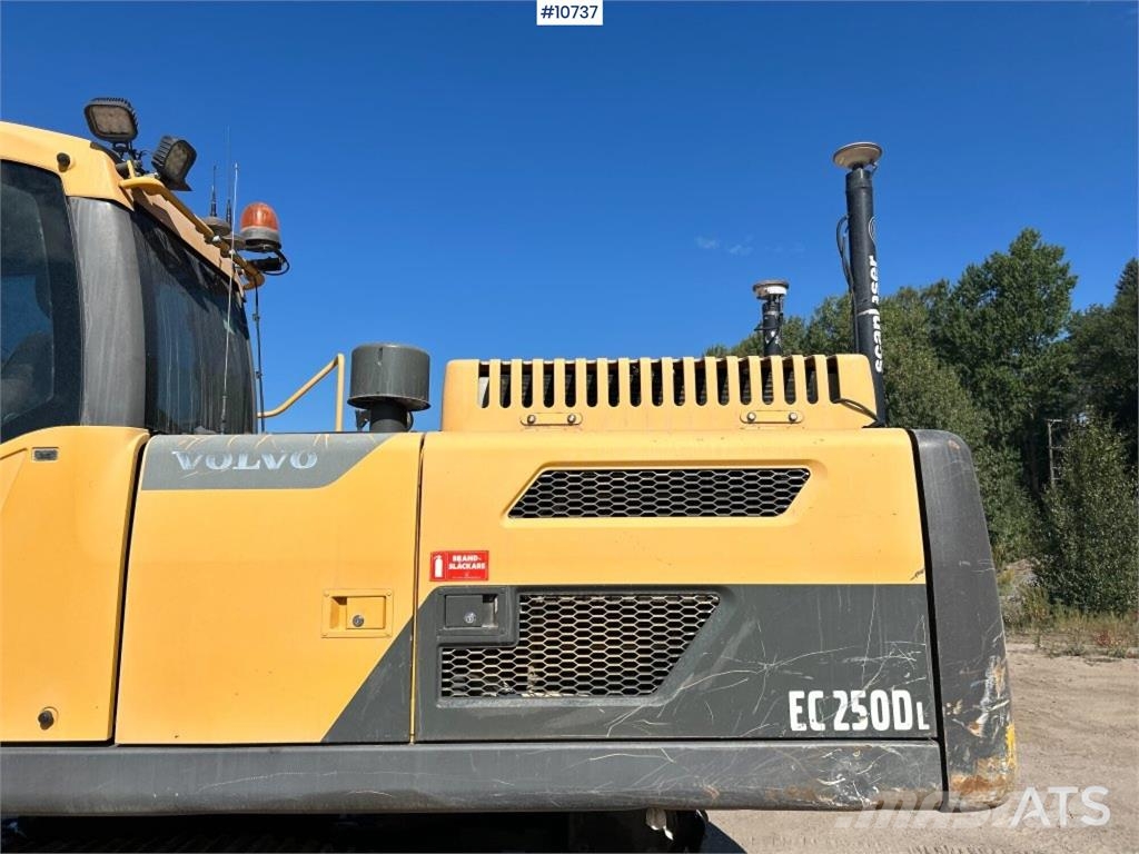 Volvo EC 250 DL Tracked Excavator (VIDEO) حفارات زحافة