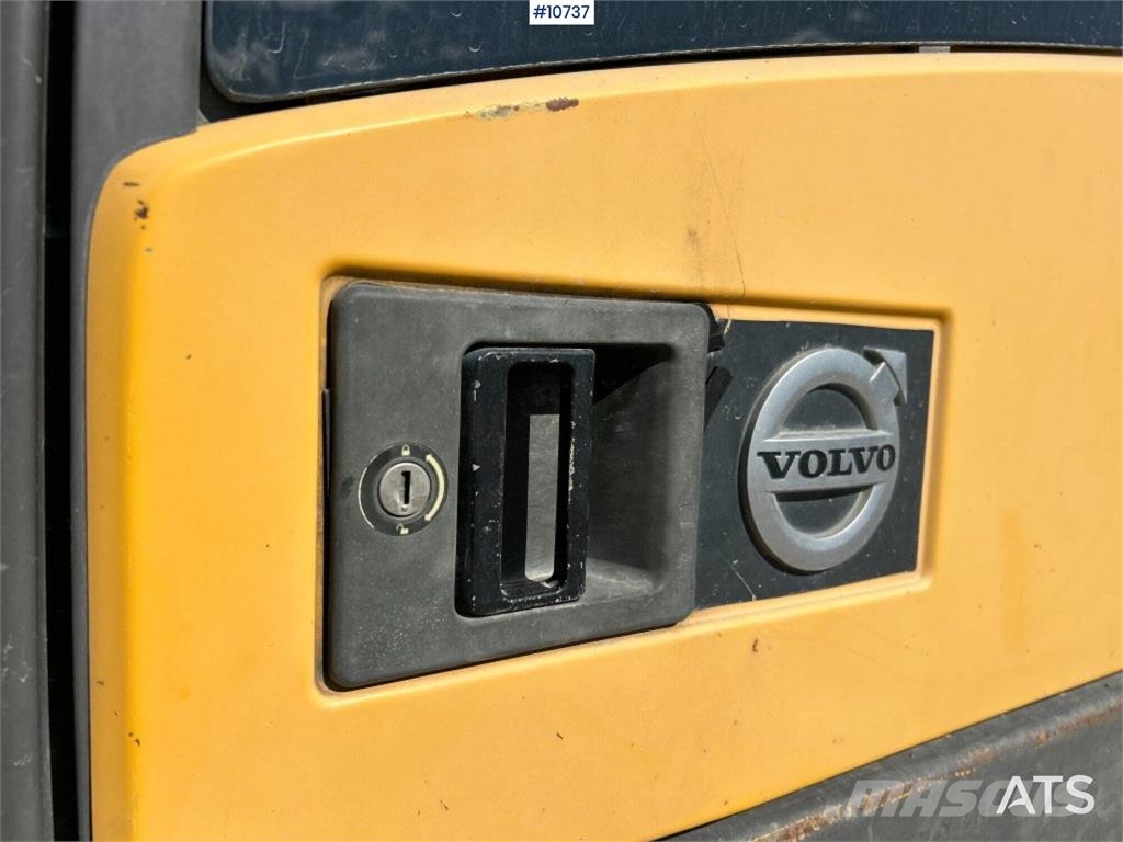 Volvo EC 250 DL Tracked Excavator (VIDEO) حفارات زحافة
