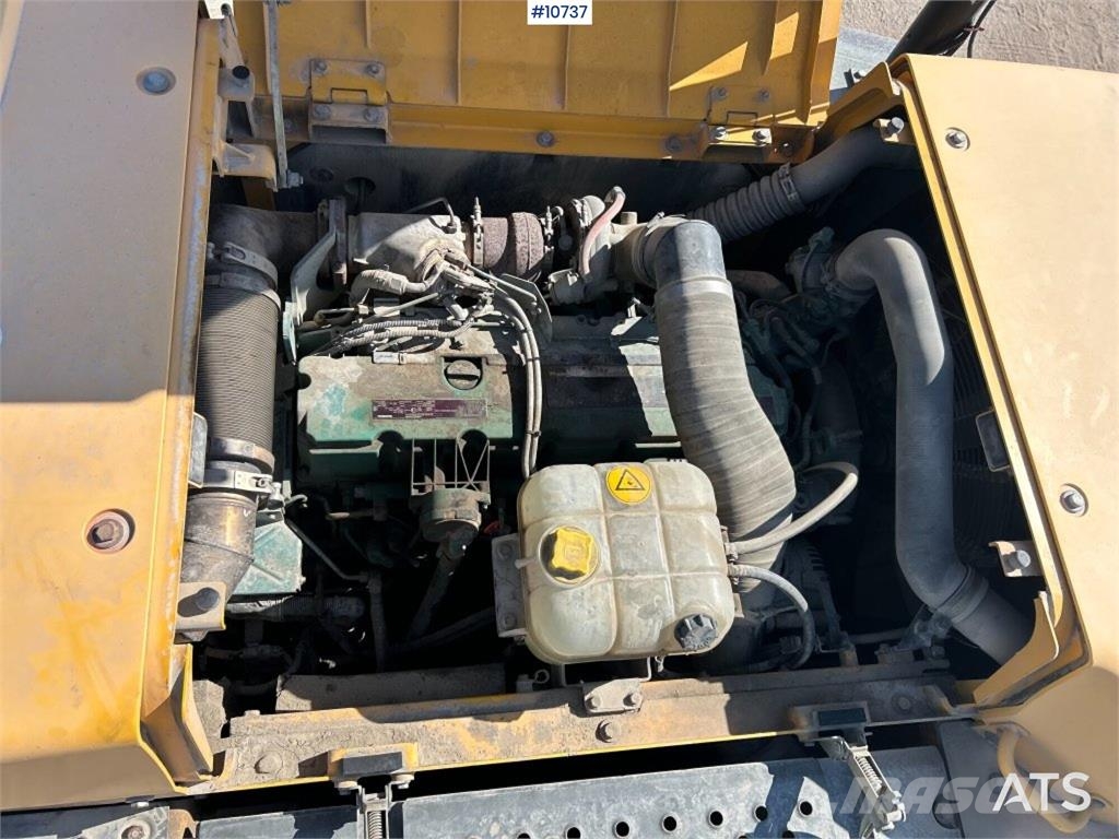 Volvo EC 250 DL Tracked Excavator (VIDEO) حفارات زحافة