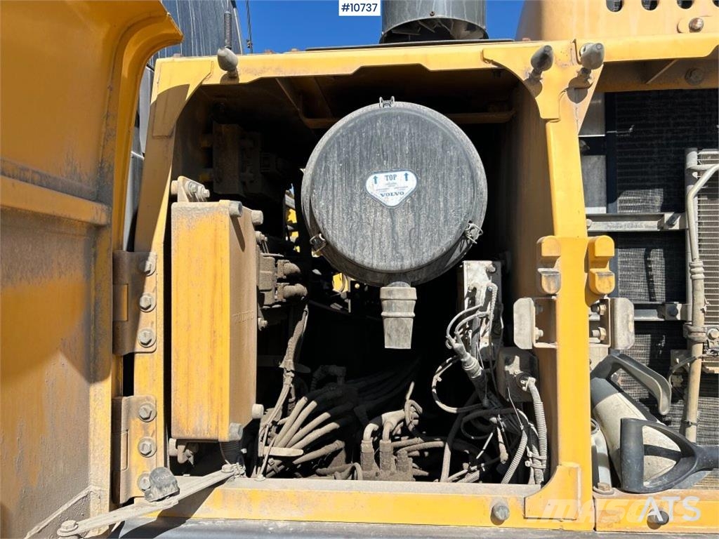 Volvo EC 250 DL Tracked Excavator (VIDEO) حفارات زحافة