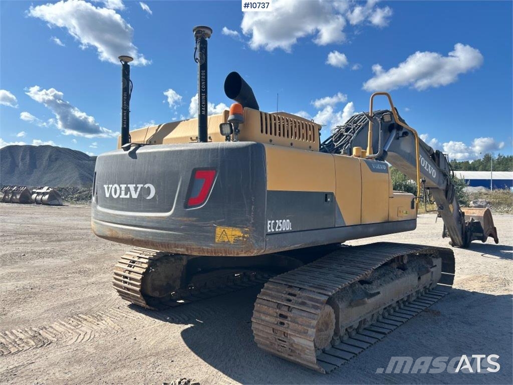 Volvo EC 250 DL Tracked Excavator (VIDEO) حفارات زحافة