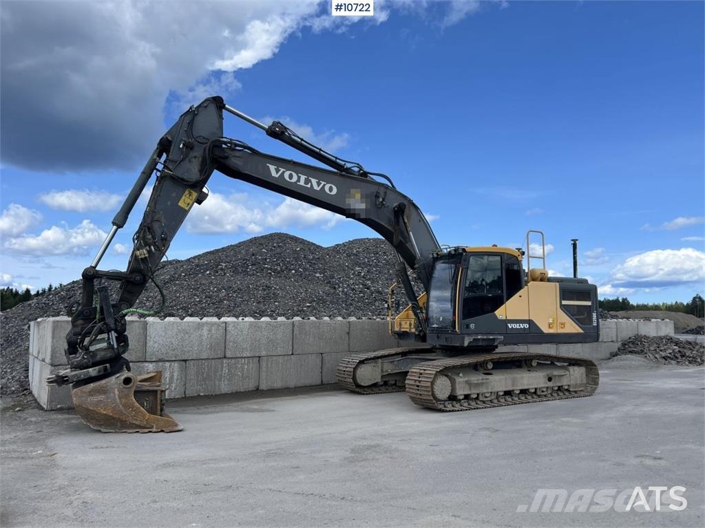 Volvo EC 250 ELwith Excavation System and Attachments حفارات زحافة