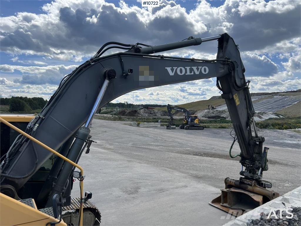 Volvo EC 250 ELwith Excavation System and Attachments حفارات زحافة