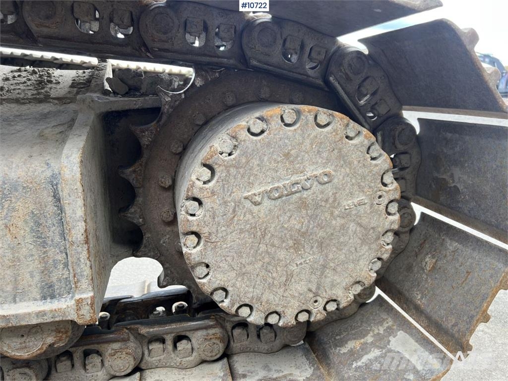 Volvo EC 250 ELwith Excavation System and Attachments حفارات زحافة