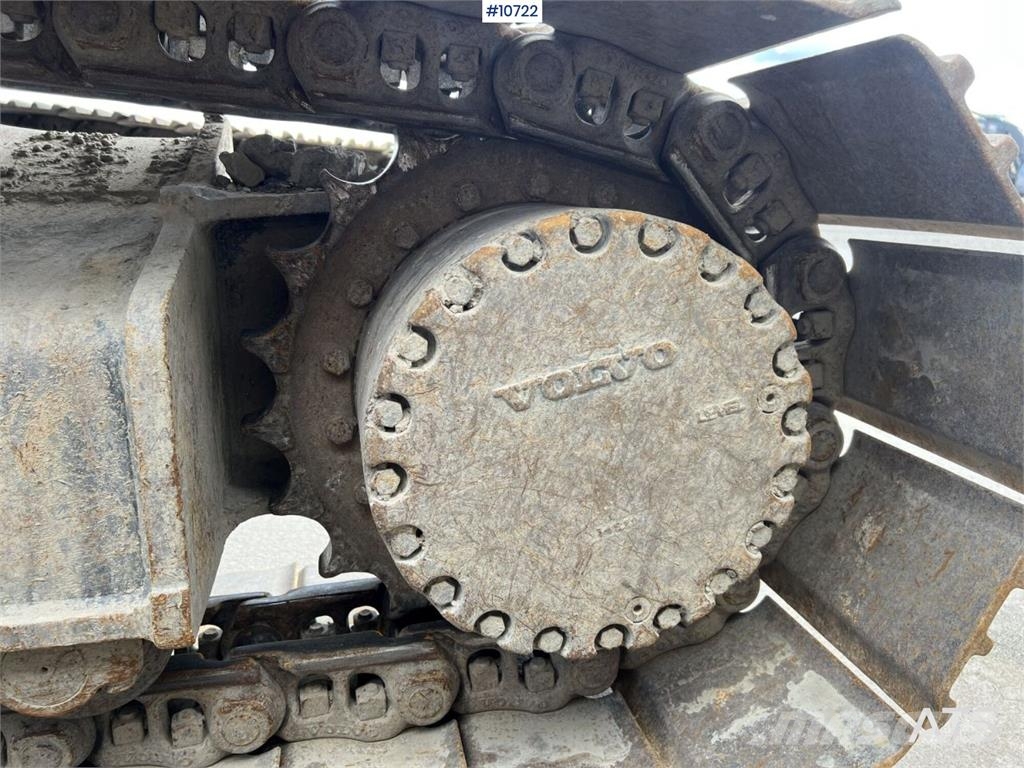 Volvo EC 250 ELwith Excavation System and Attachments حفارات زحافة