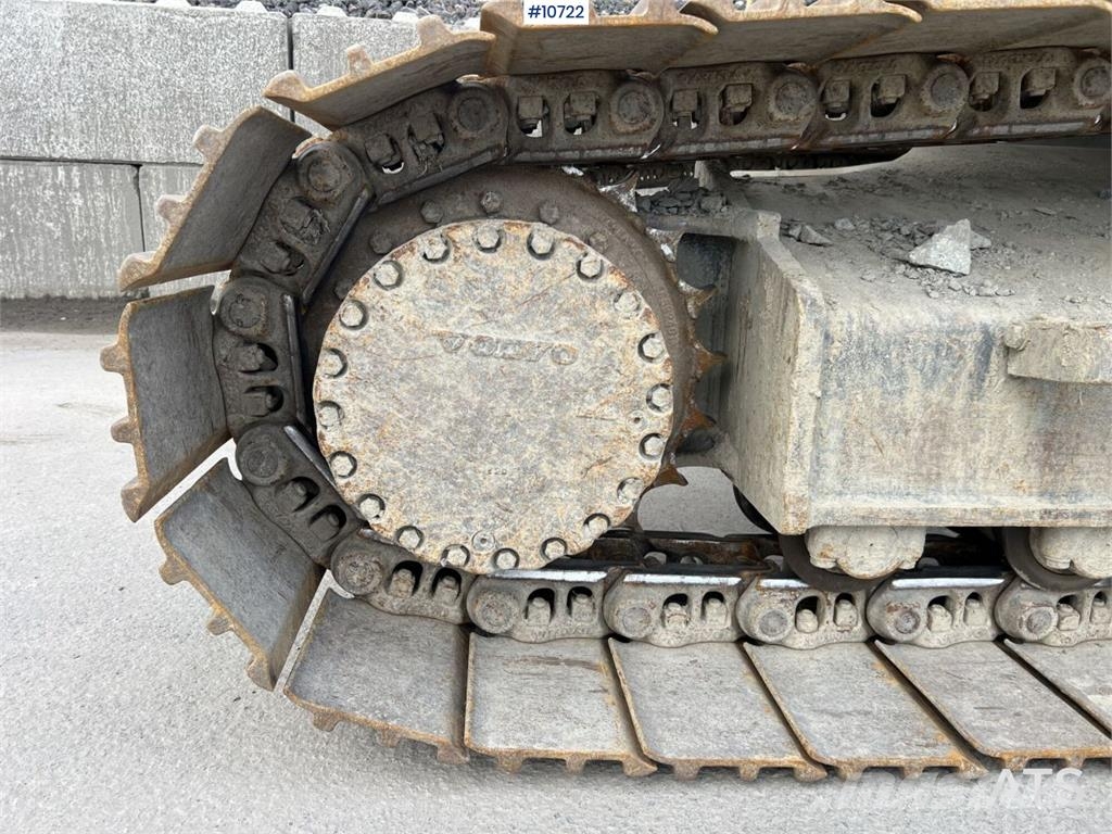Volvo EC 250 ELwith Excavation System and Attachments حفارات زحافة