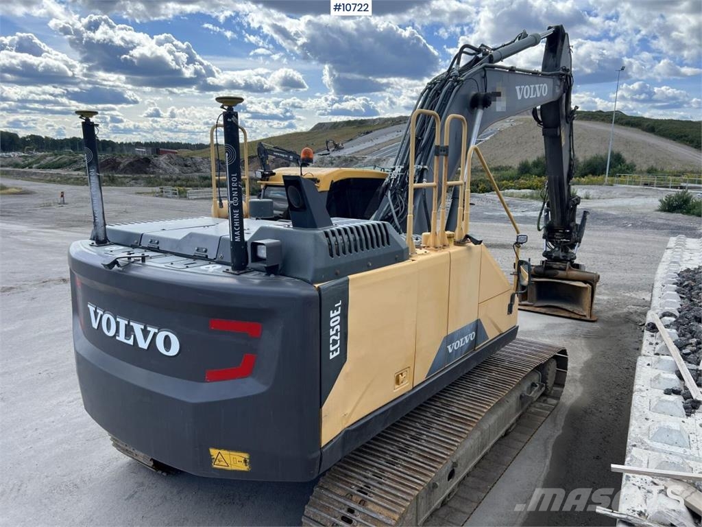 Volvo EC 250 ELwith Excavation System and Attachments حفارات زحافة