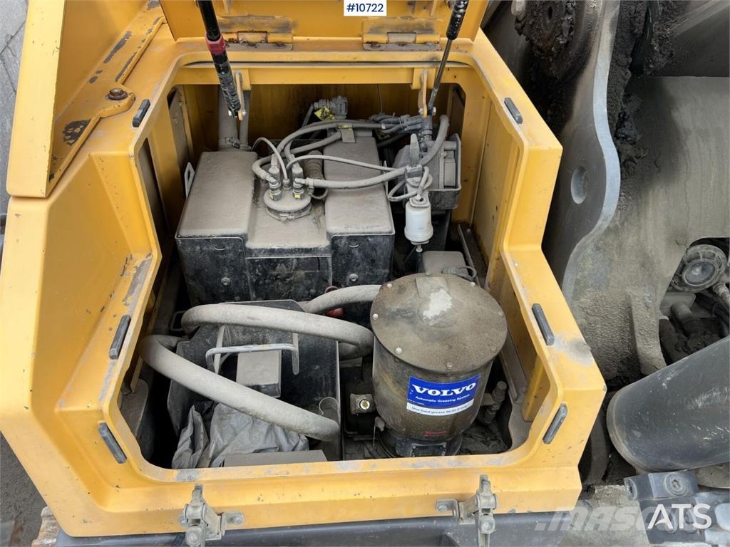 Volvo EC 250 ELwith Excavation System and Attachments حفارات زحافة