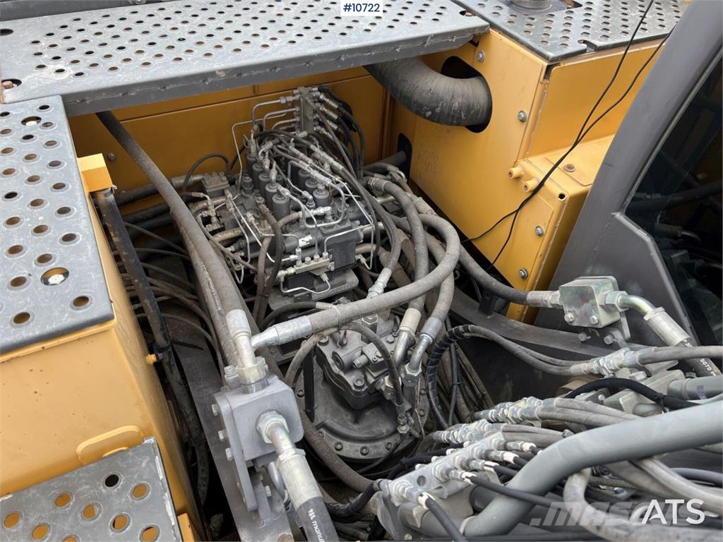 Volvo EC 250 ELwith Excavation System and Attachments حفارات زحافة
